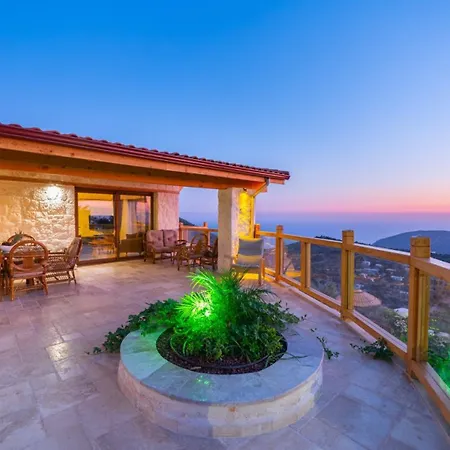 Kalos Villa *